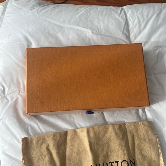 Louis Vuitton Epi Leather Pochette W/ full inclusion - Picture 12 of 15